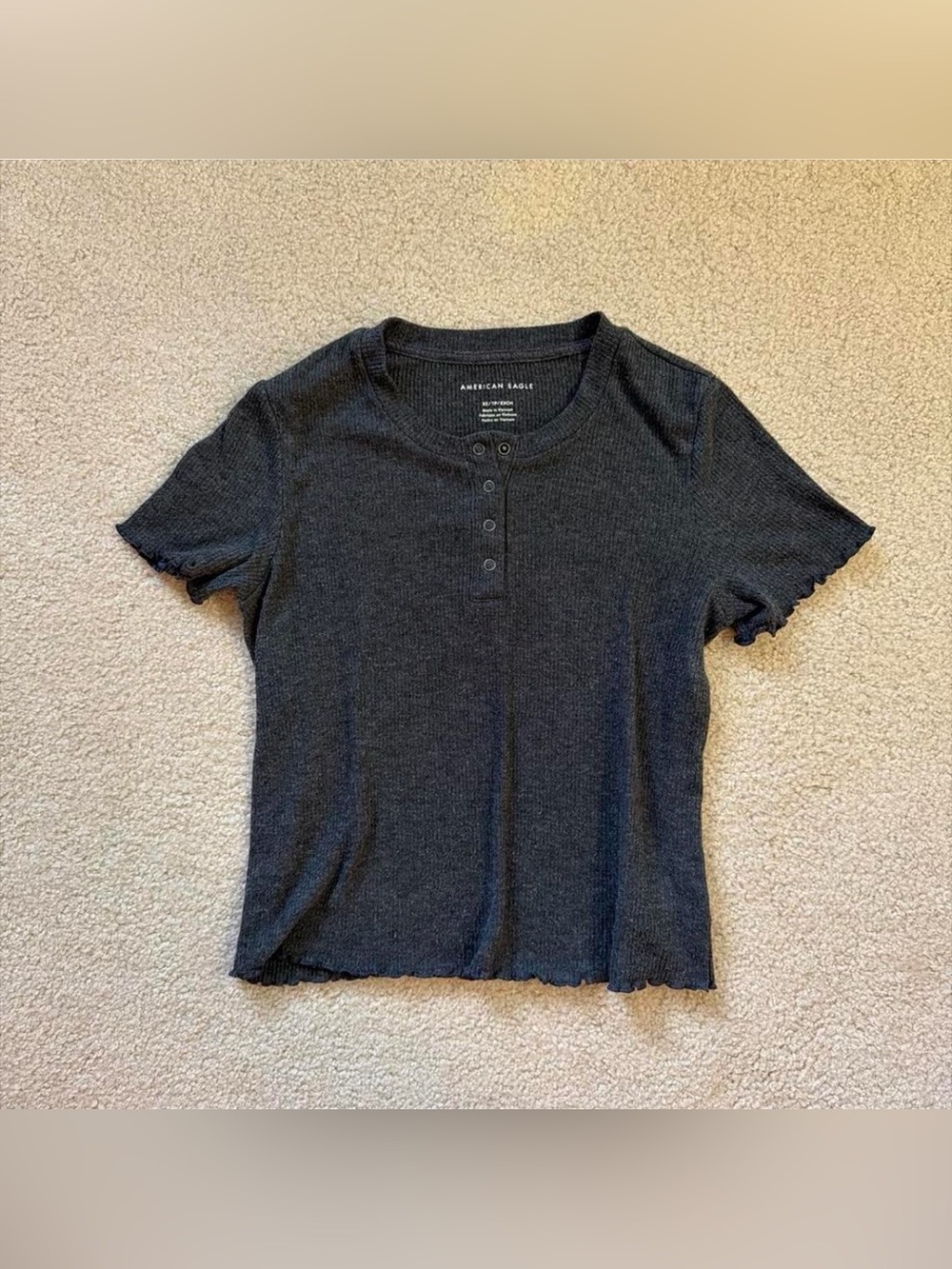 American Eagle Outfitters Gray Ribbed Henley Crop Tee